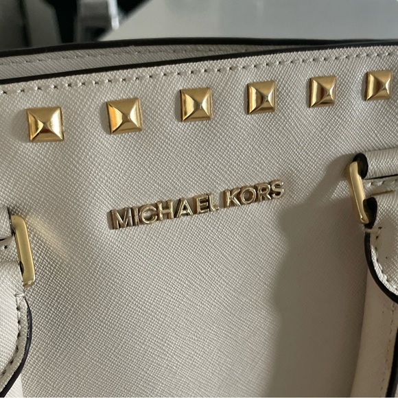 Extra large, Michael Kors, Selma, and cream with gold studs EXCELLENT CONDITION - Picture 4 of 11